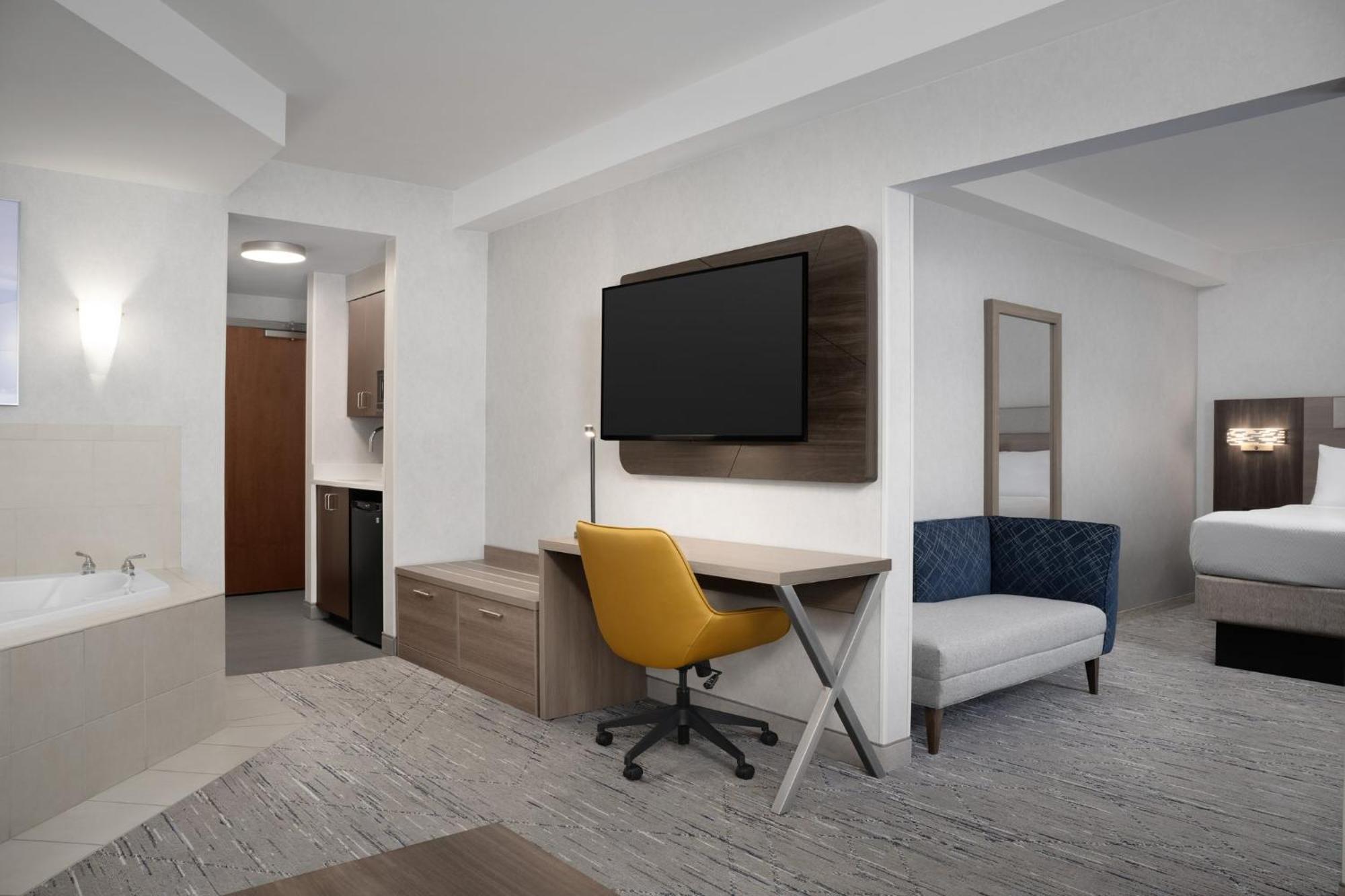 Holiday Inn Express & Suites Alexandria - Fort Belvoir By Ihg Luaran gambar