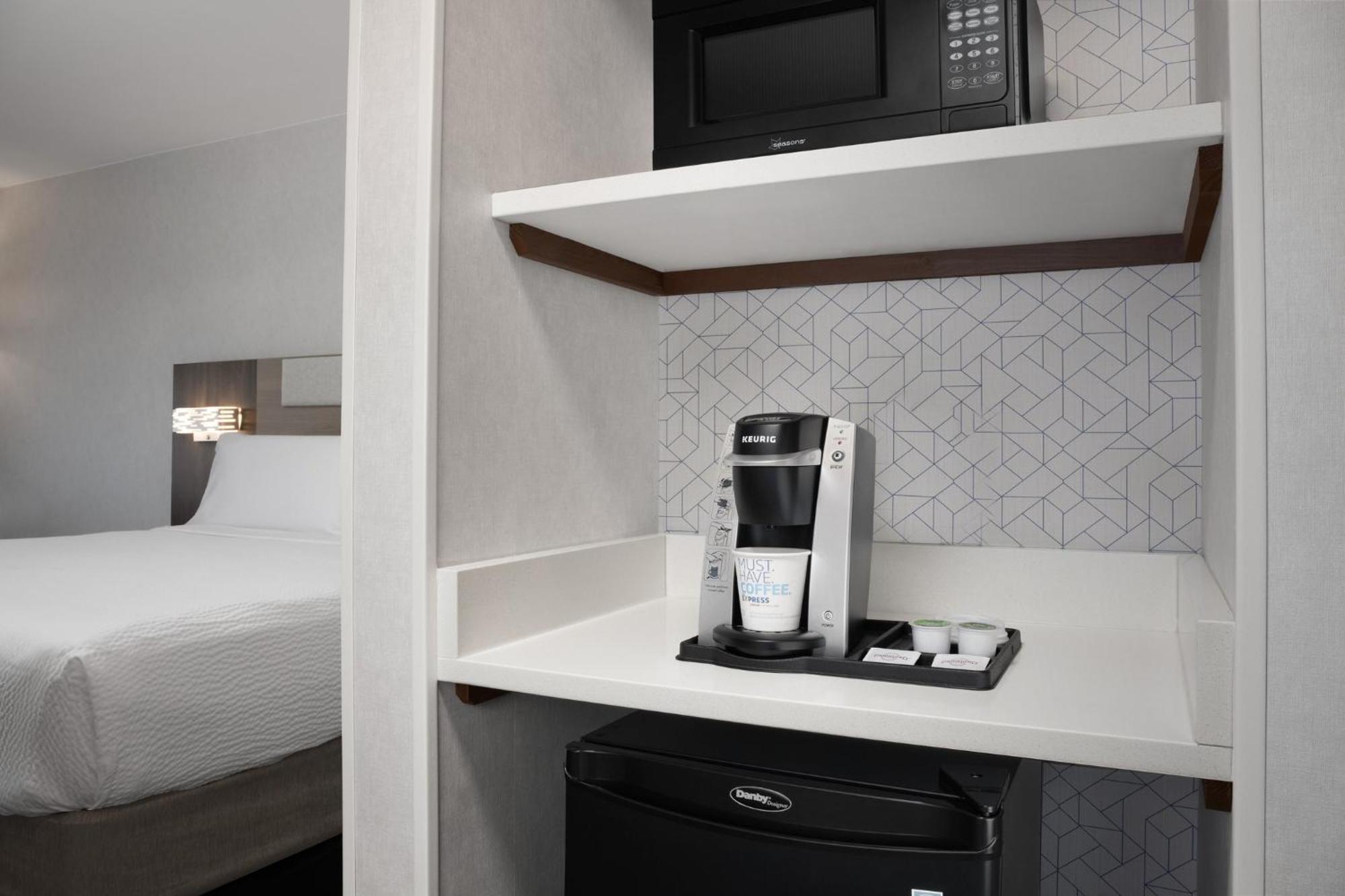 Holiday Inn Express & Suites Alexandria - Fort Belvoir By Ihg Luaran gambar