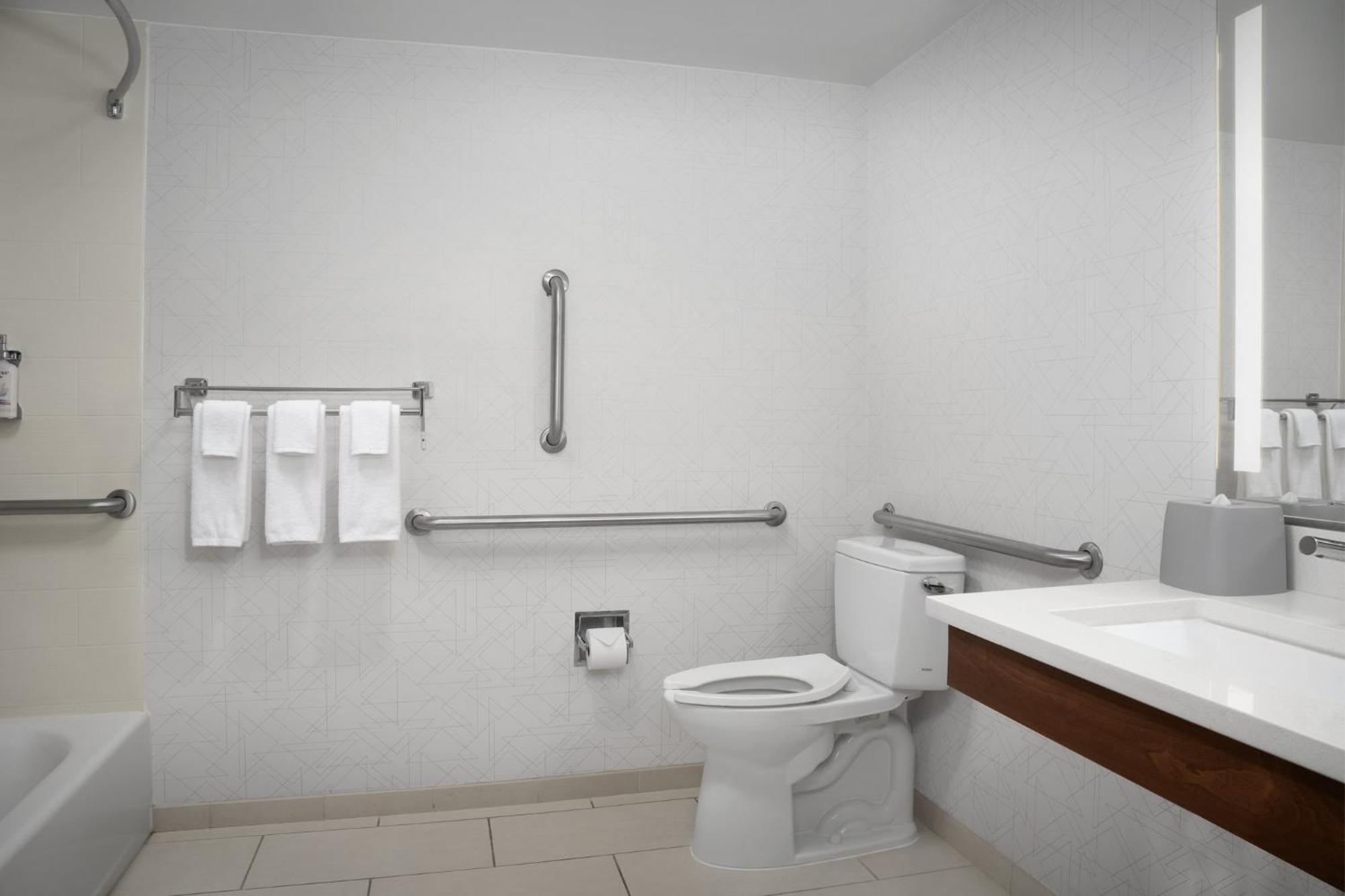 Holiday Inn Express & Suites Alexandria - Fort Belvoir By Ihg Luaran gambar