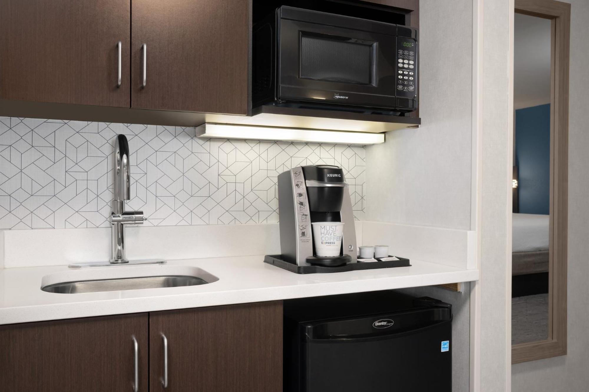Holiday Inn Express & Suites Alexandria - Fort Belvoir By Ihg Luaran gambar