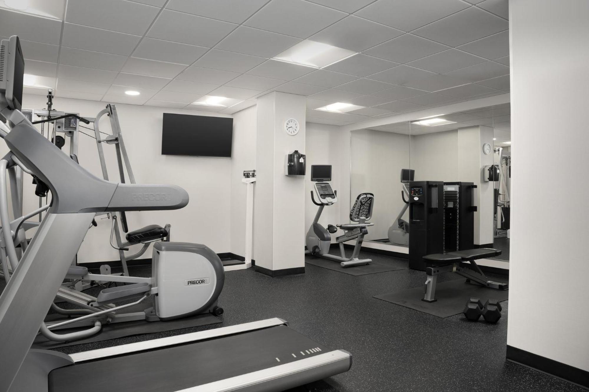 Holiday Inn Express & Suites Alexandria - Fort Belvoir By Ihg Luaran gambar