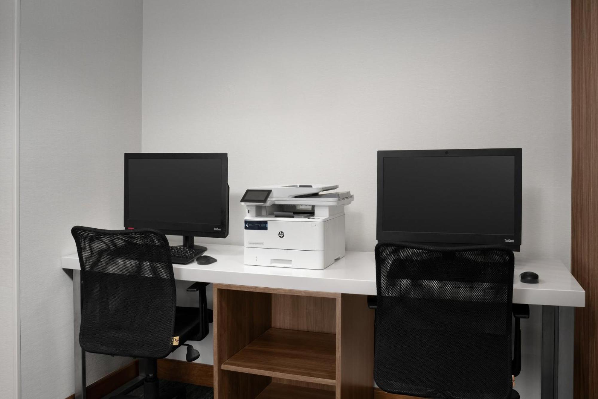 Holiday Inn Express & Suites Alexandria - Fort Belvoir By Ihg Luaran gambar