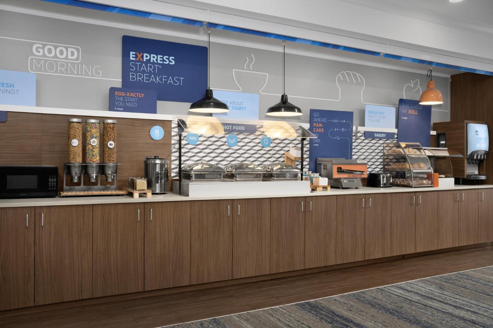 Holiday Inn Express & Suites Alexandria - Fort Belvoir By Ihg Luaran gambar